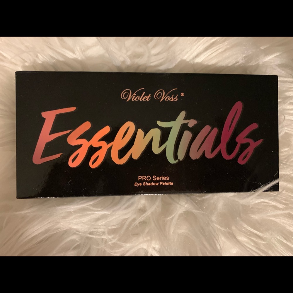 Violet Voss Pro series eye shadow pallet